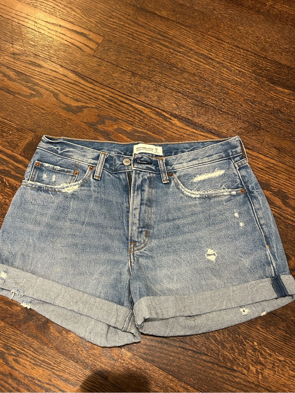 Abercrombie & Fitch: The Boyfriend Short Mid Rise. Size 29/8